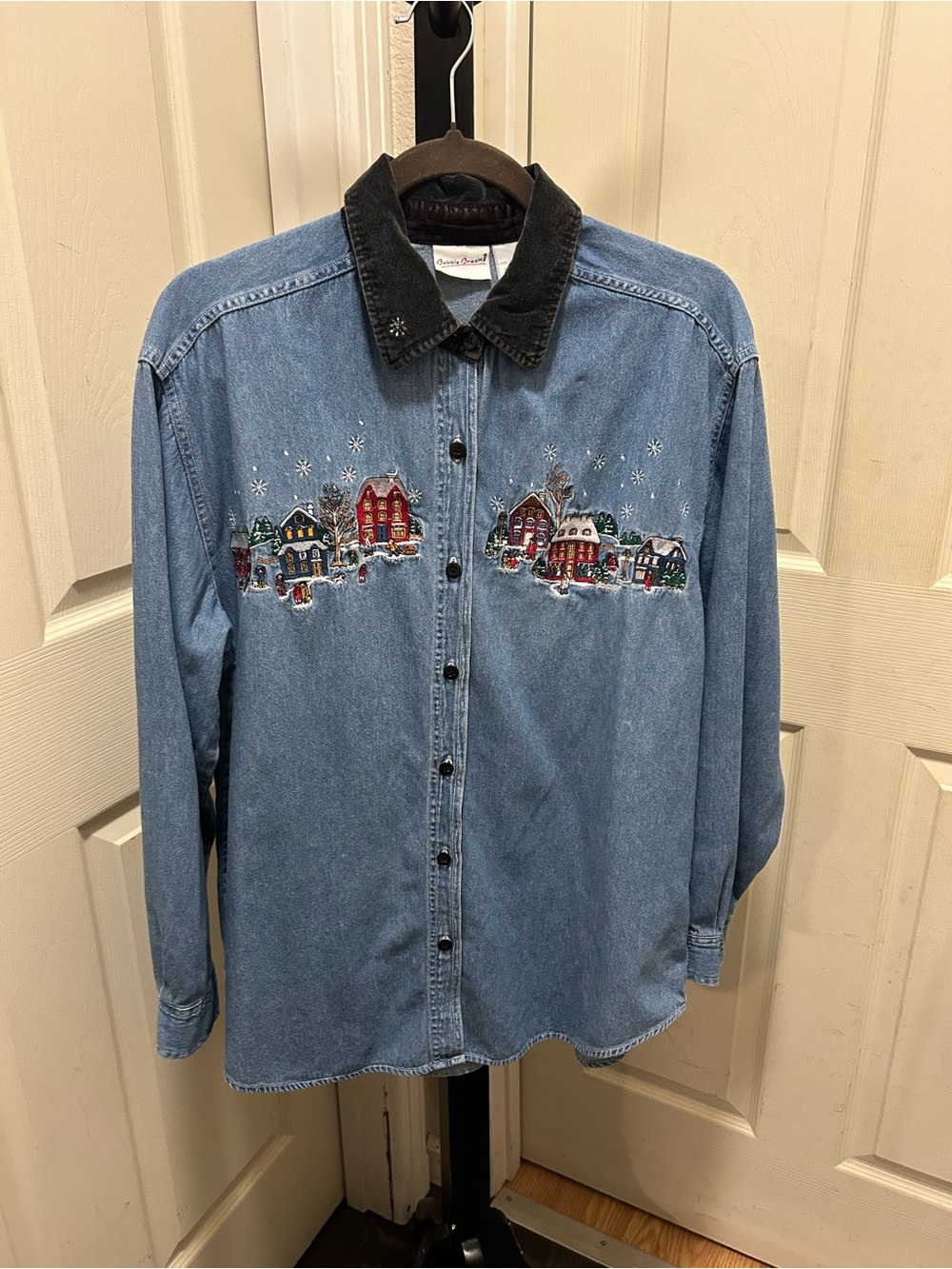 Vintage Bobbie Brooks winter village embroidered denim button-down shirt.